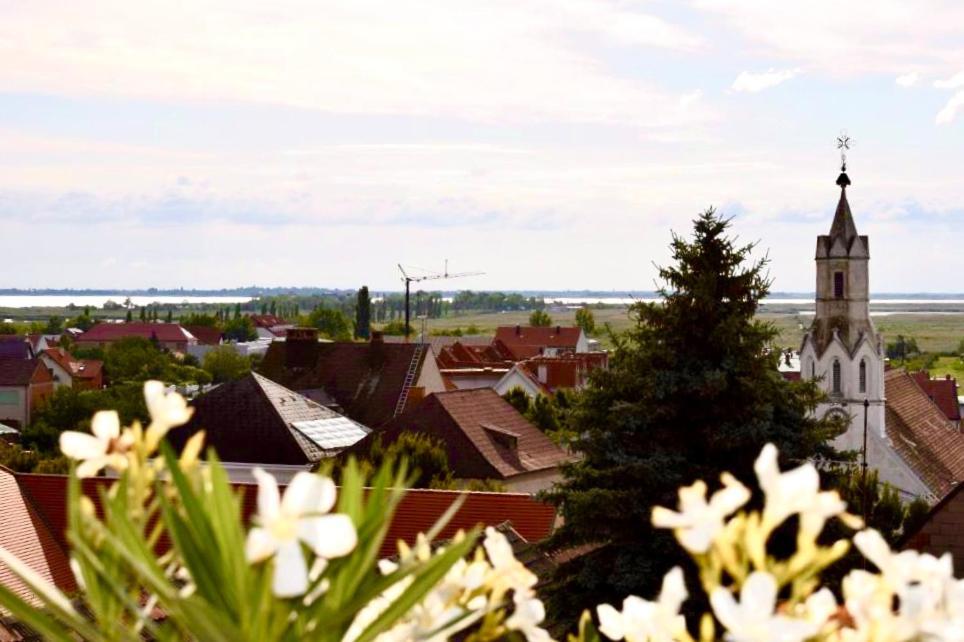 Pension Seeblick Fertőmeggyes Kültér fotó