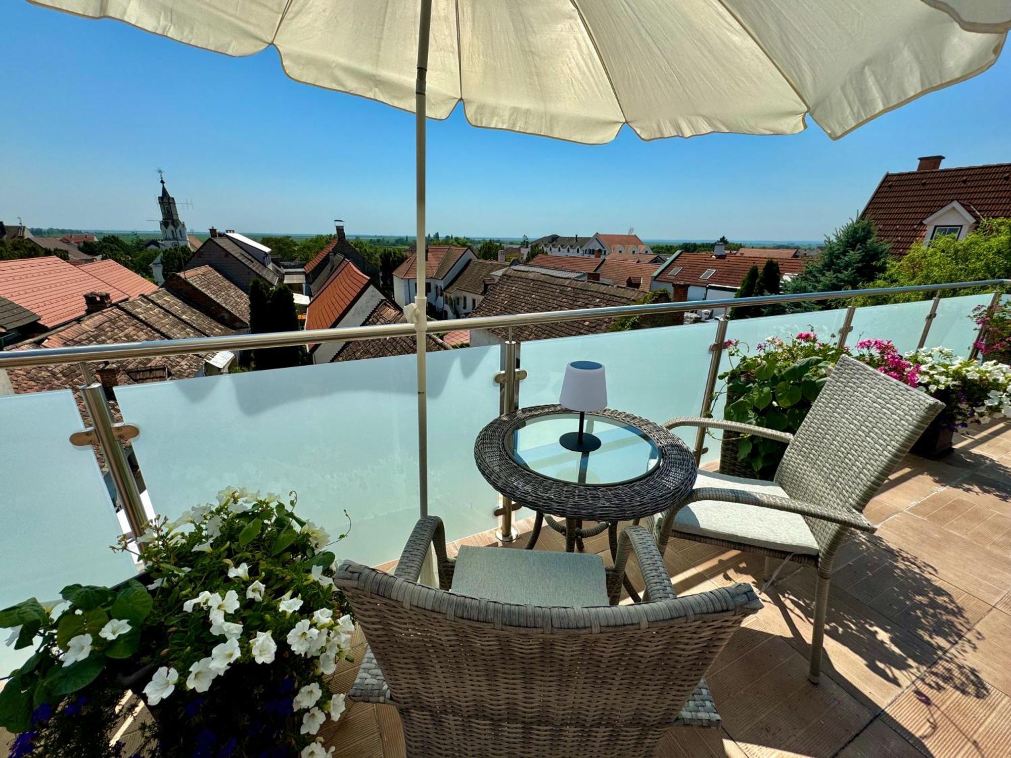 Pension Seeblick Fertőmeggyes Kültér fotó